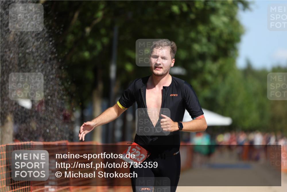 07.09.2025 - 19. Norderstedt Triathlon Michael Strokosch http://msf.ph/oto/8735359 07.09.2025 12:20:23 Laufen 1223 meine-sportfotos.de