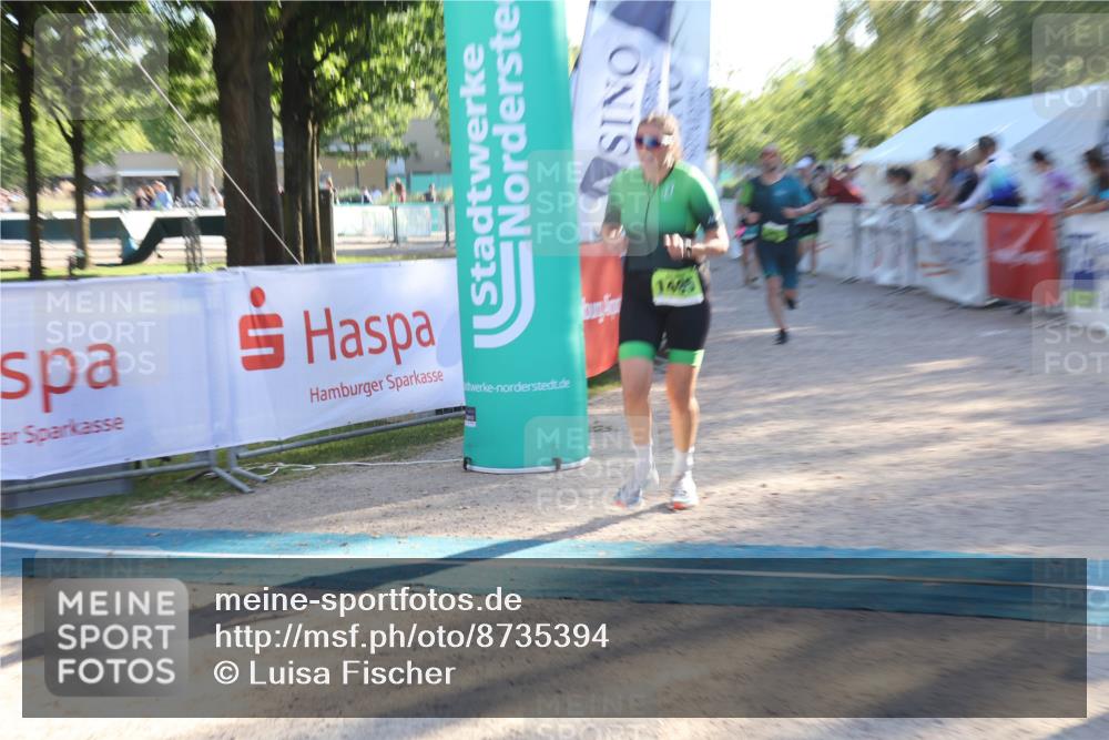 07.09.2025 - 19. Norderstedt Triathlon Luisa Fischer http://msf.ph/oto/8735394 07.09.2025 16:37:11 Ziel 530, 1495 meine-sportfotos.de