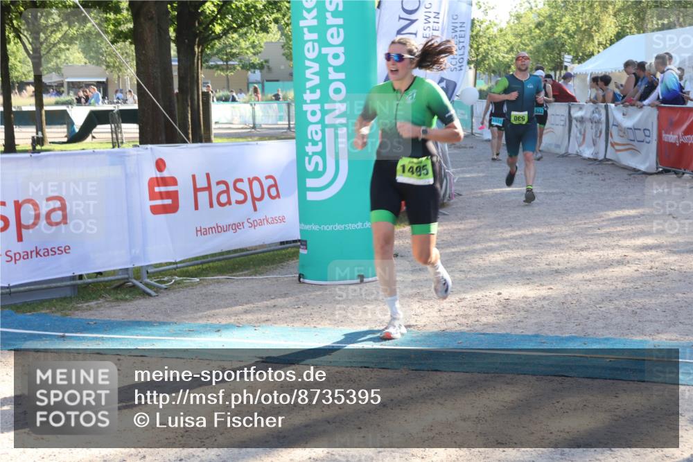 07.09.2025 - 19. Norderstedt Triathlon Luisa Fischer http://msf.ph/oto/8735395 07.09.2025 16:37:11 Ziel 530, 1495 meine-sportfotos.de