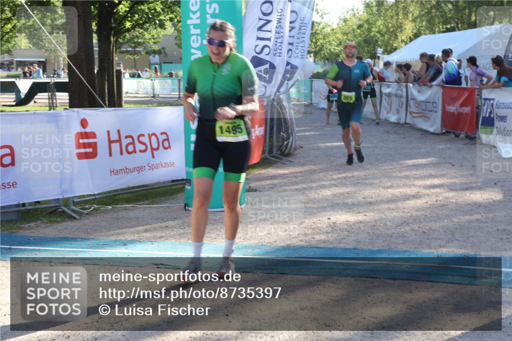 07.09.2025 - 19. Norderstedt Triathlon Luisa Fischer http://msf.ph/oto/8735397 07.09.2025 16:37:12 Ziel 530, 1495 meine-sportfotos.de