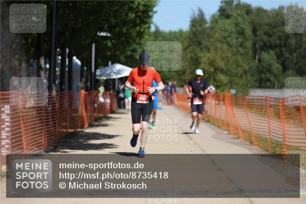 07.09.2025 - 19. Norderstedt Triathlon Michael Strokosch http://msf.ph/oto/8735418 07.09.2025 13:02:03 Laufen 700, 750, 808 meine-sportfotos.de