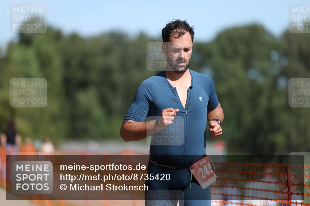 07.09.2025 - 19. Norderstedt Triathlon Michael Strokosch http://msf.ph/oto/8735420 07.09.2025 12:20:43 Laufen 245 meine-sportfotos.de