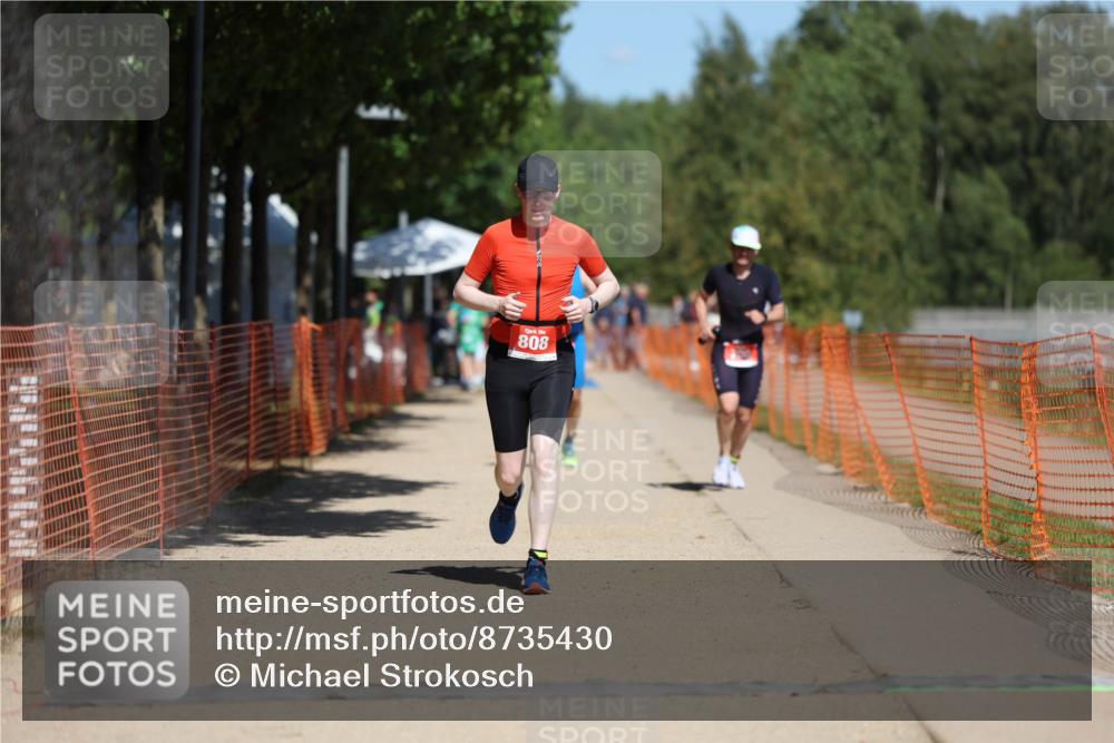 07.09.2025 - 19. Norderstedt Triathlon Michael Strokosch http://msf.ph/oto/8735430 07.09.2025 13:02:04 Laufen 700, 750, 808 meine-sportfotos.de
