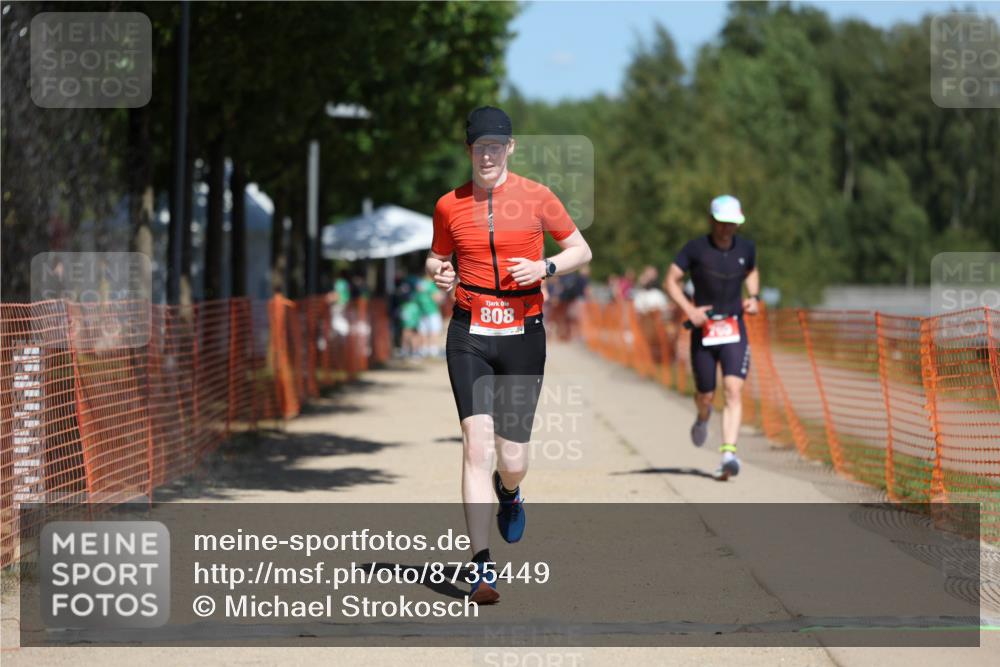 07.09.2025 - 19. Norderstedt Triathlon Michael Strokosch http://msf.ph/oto/8735449 07.09.2025 13:02:05 Laufen 700, 750, 808 meine-sportfotos.de