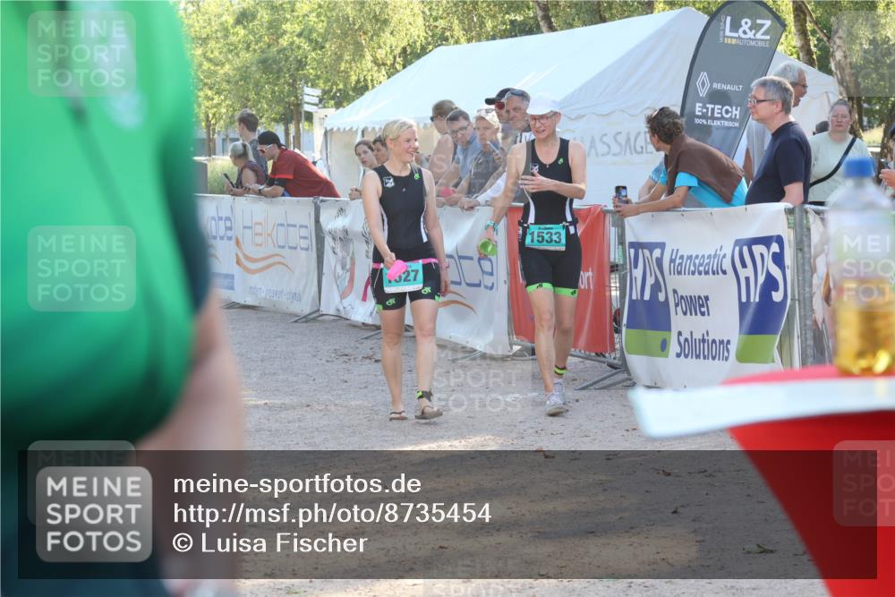 07.09.2025 - 19. Norderstedt Triathlon Luisa Fischer http://msf.ph/oto/8735454 07.09.2025 16:37:19 Ziel 530, 1065 meine-sportfotos.de