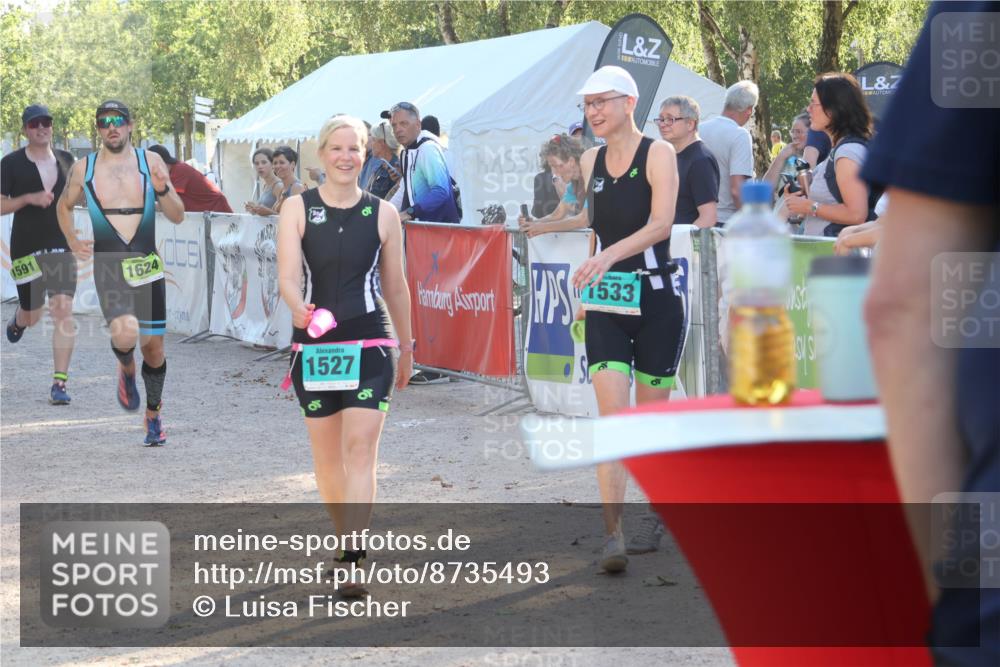 07.09.2025 - 19. Norderstedt Triathlon Luisa Fischer http://msf.ph/oto/8735493 07.09.2025 16:37:23 Ziel 1065, 1527, 1533, 1624 meine-sportfotos.de