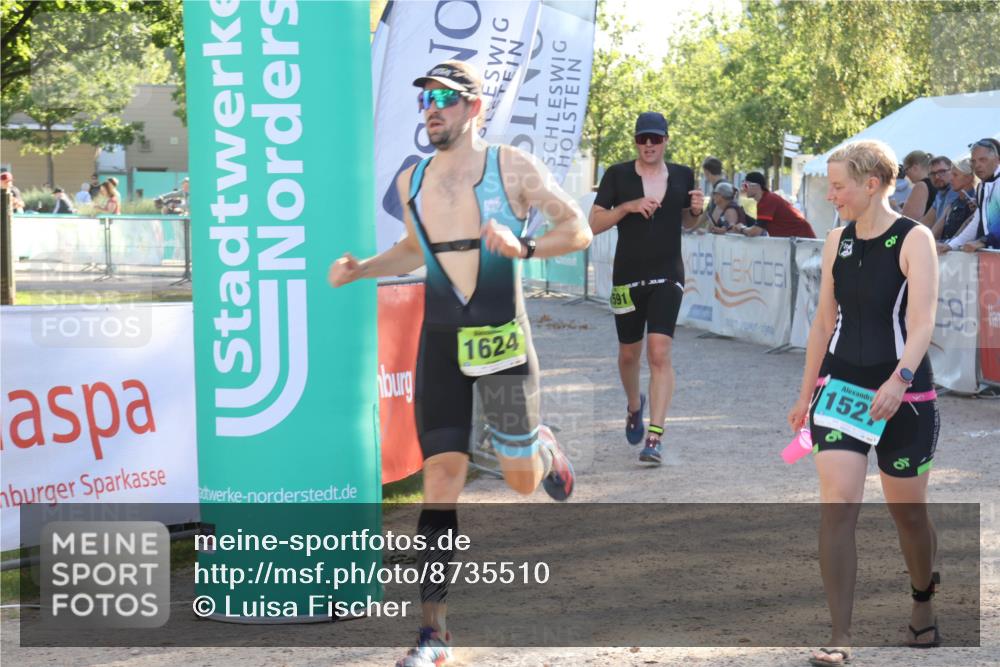 07.09.2025 - 19. Norderstedt Triathlon Luisa Fischer http://msf.ph/oto/8735510 07.09.2025 16:37:25 Ziel 1527, 1533, 1591, 1624 meine-sportfotos.de