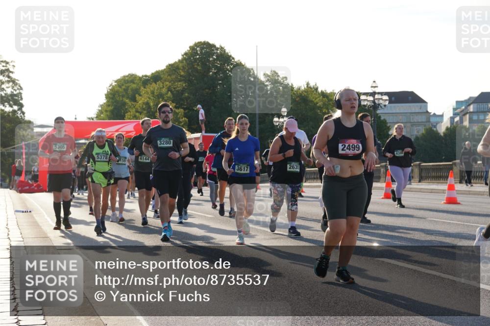 07.09.2025 - BARMER Alsterlauf Yannick Fuchs http://msf.ph/oto/8735537 07.09.2025 09:08:42 Laufen 5305, 5378, 159, 4144, 3280, 2635, 3617, 2499, 4388 meine-sportfotos.de