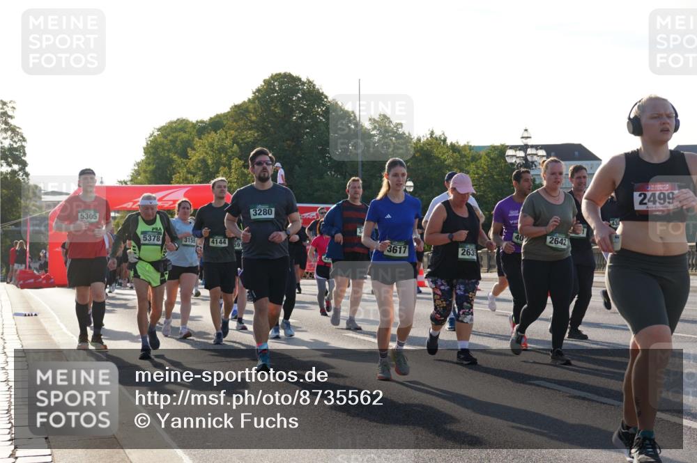 07.09.2025 - BARMER Alsterlauf Yannick Fuchs http://msf.ph/oto/8735562 07.09.2025 09:08:43 Laufen 5305, 5378, 3159, 4144, 59, 3280, 3, 3617, 2635, 40, 2642, 2499 meine-sportfotos.de