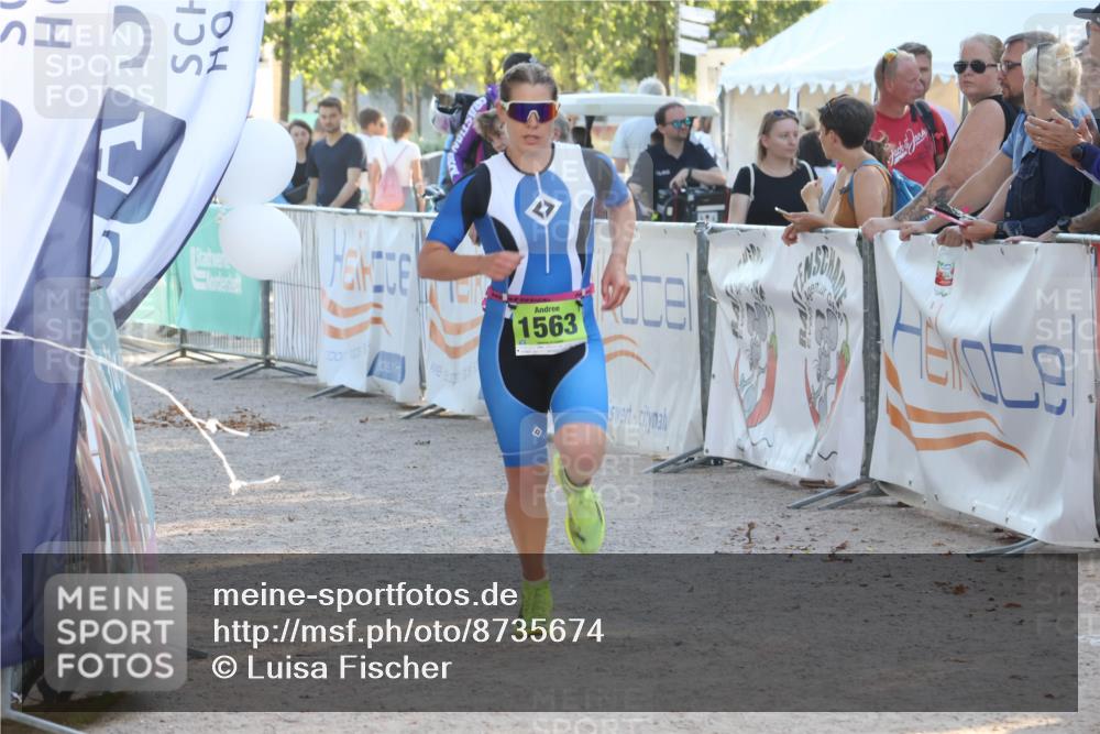 07.09.2025 - 19. Norderstedt Triathlon Luisa Fischer http://msf.ph/oto/8735674 07.09.2025 16:38:08 Ziel 1563 meine-sportfotos.de