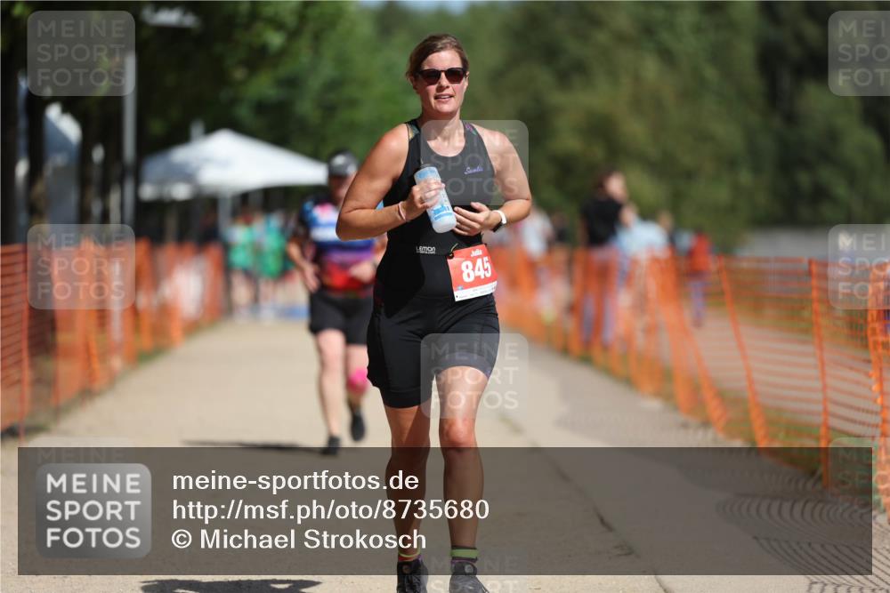 07.09.2025 - 19. Norderstedt Triathlon Michael Strokosch http://msf.ph/oto/8735680 07.09.2025 12:21:19 Laufen 233, 845, 1220 meine-sportfotos.de