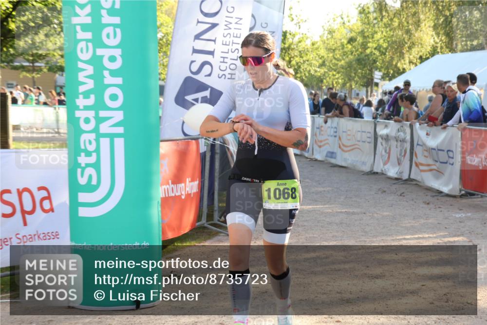 07.09.2025 - 19. Norderstedt Triathlon Luisa Fischer http://msf.ph/oto/8735723 07.09.2025 16:38:14 Ziel 529, 1068, 1563 meine-sportfotos.de