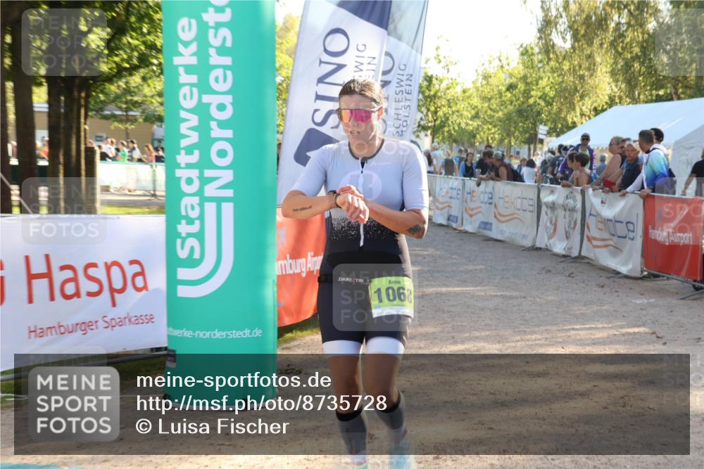 07.09.2025 - 19. Norderstedt Triathlon Luisa Fischer http://msf.ph/oto/8735728 07.09.2025 16:38:14 Ziel 529, 1068, 1563 meine-sportfotos.de