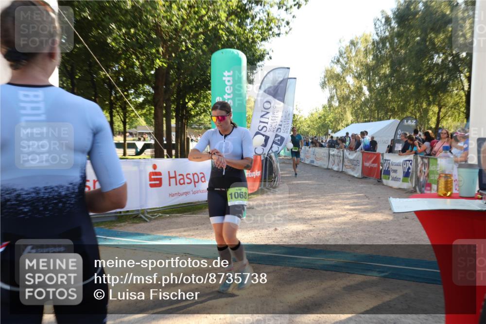 07.09.2025 - 19. Norderstedt Triathlon Luisa Fischer http://msf.ph/oto/8735738 07.09.2025 16:38:15 Ziel 529, 1068, 1563 meine-sportfotos.de