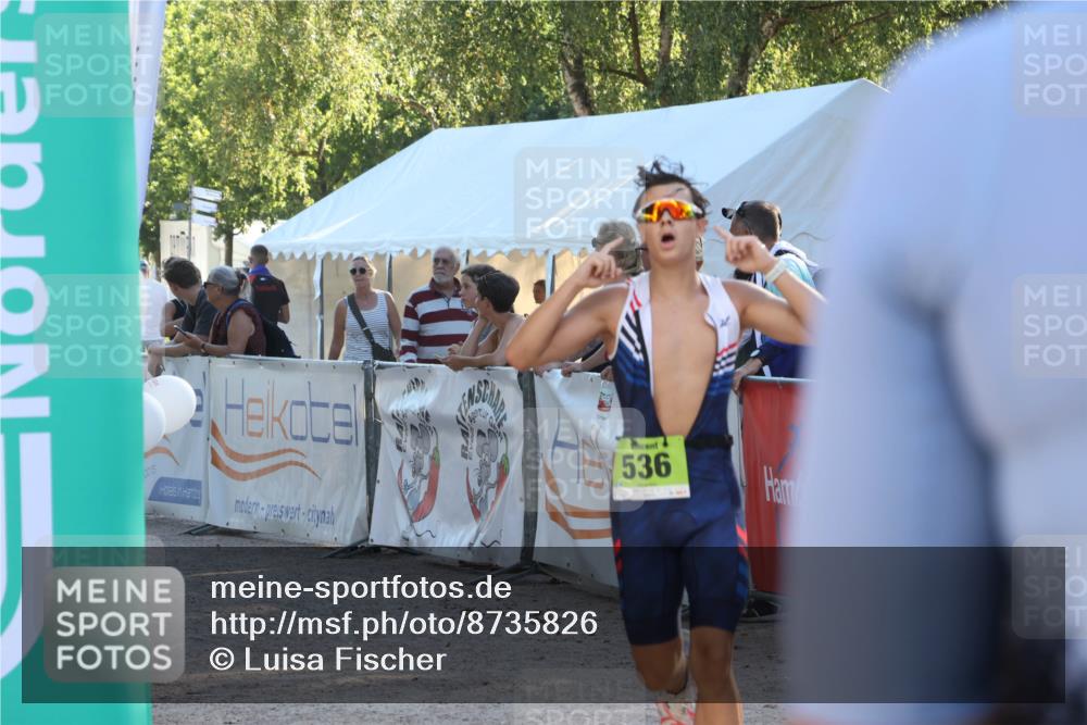 07.09.2025 - 19. Norderstedt Triathlon Luisa Fischer http://msf.ph/oto/8735826 07.09.2025 16:38:42 Ziel 536, 917, 1481 meine-sportfotos.de