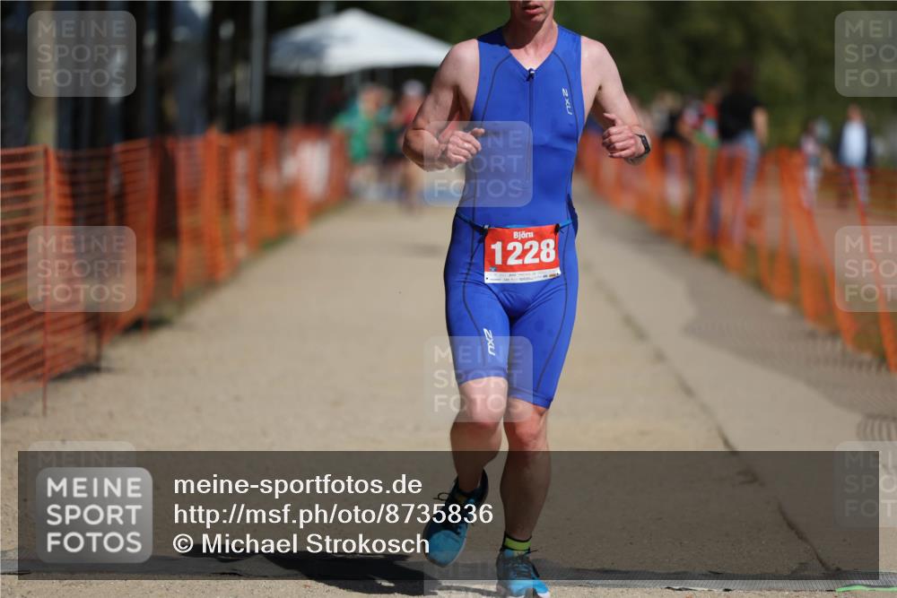 07.09.2025 - 19. Norderstedt Triathlon Michael Strokosch http://msf.ph/oto/8735836 07.09.2025 12:21:56 Laufen 782, 1228 meine-sportfotos.de