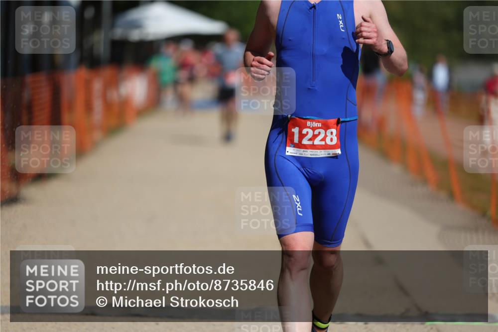 07.09.2025 - 19. Norderstedt Triathlon Michael Strokosch http://msf.ph/oto/8735846 07.09.2025 12:21:57 Laufen 782, 1228 meine-sportfotos.de