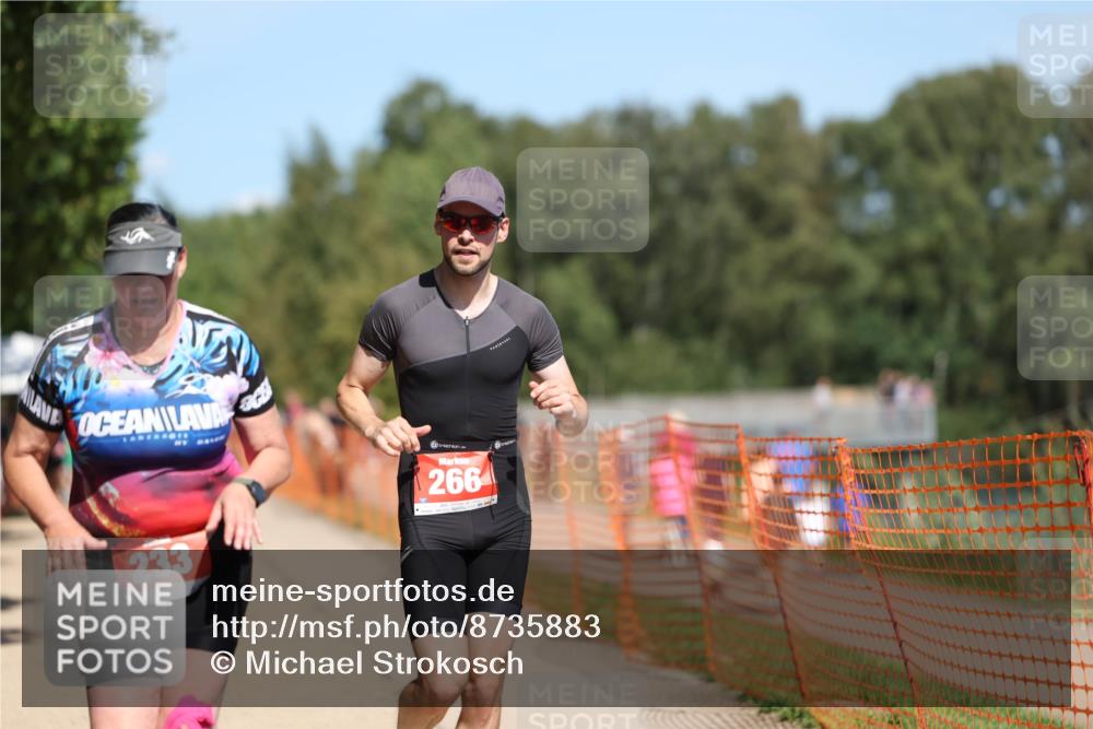 07.09.2025 - 19. Norderstedt Triathlon Michael Strokosch http://msf.ph/oto/8735883 07.09.2025 13:03:01 Laufen 159, 233, 266 meine-sportfotos.de