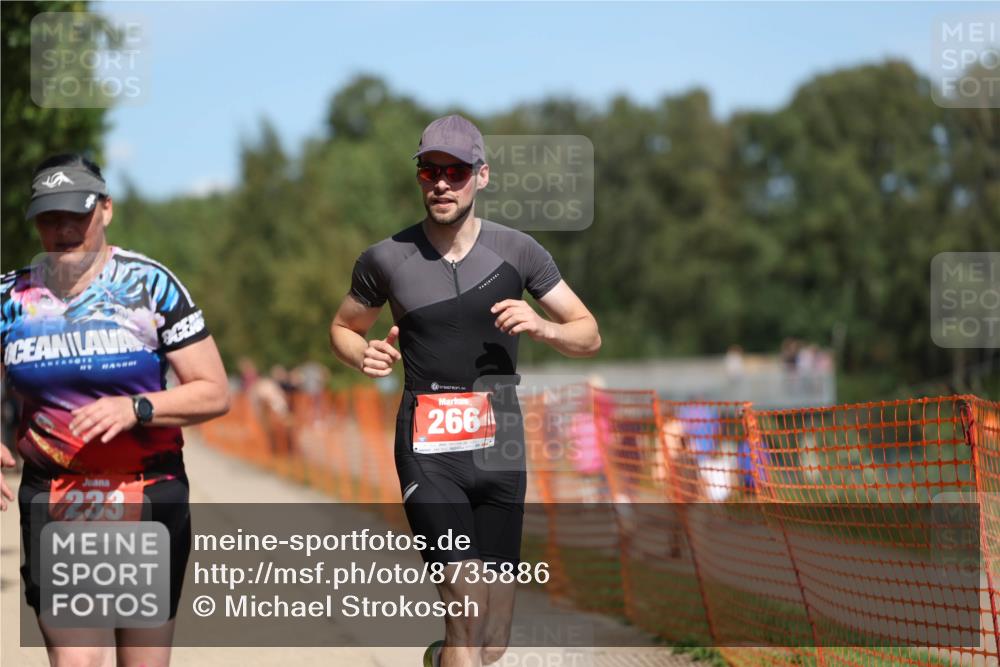 07.09.2025 - 19. Norderstedt Triathlon Michael Strokosch http://msf.ph/oto/8735886 07.09.2025 13:03:01 Laufen 159, 233, 266 meine-sportfotos.de