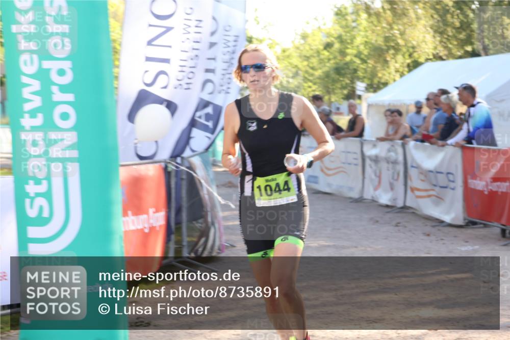 07.09.2025 - 19. Norderstedt Triathlon Luisa Fischer http://msf.ph/oto/8735891 07.09.2025 16:39:04 Ziel 1044, 1625 meine-sportfotos.de