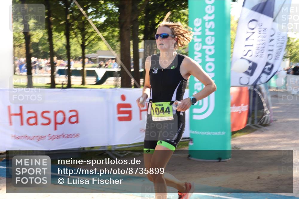 07.09.2025 - 19. Norderstedt Triathlon Luisa Fischer http://msf.ph/oto/8735899 07.09.2025 16:39:05 Ziel 1044 meine-sportfotos.de