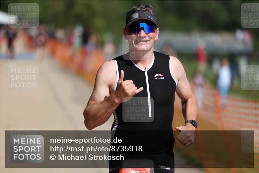07.09.2025 - 19. Norderstedt Triathlon Michael Strokosch http://msf.ph/oto/8735918 07.09.2025 12:22:26 Laufen 731, 1272 meine-sportfotos.de