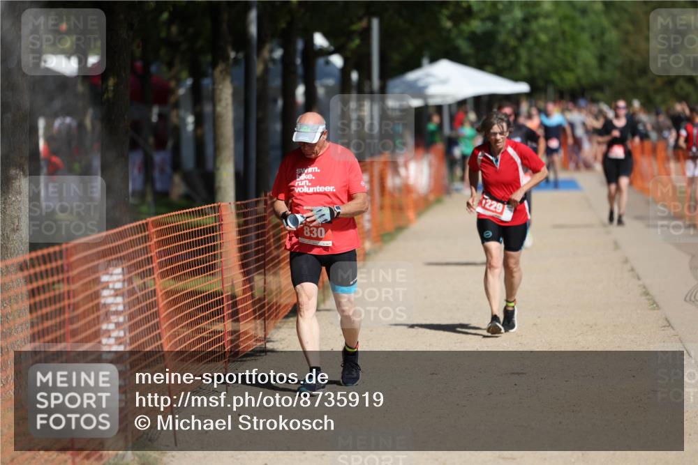 07.09.2025 - 19. Norderstedt Triathlon Michael Strokosch http://msf.ph/oto/8735919 07.09.2025 12:22:33 Laufen 830, 1229 meine-sportfotos.de