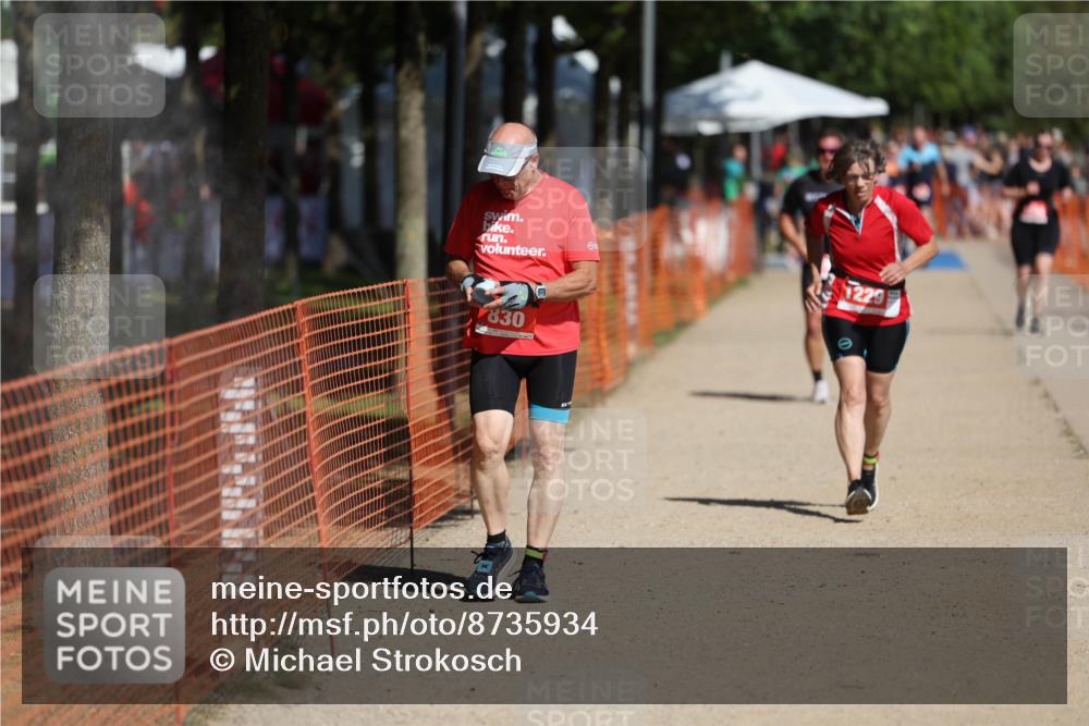 07.09.2025 - 19. Norderstedt Triathlon Michael Strokosch http://msf.ph/oto/8735934 07.09.2025 12:22:34 Laufen 253, 830, 1229 meine-sportfotos.de