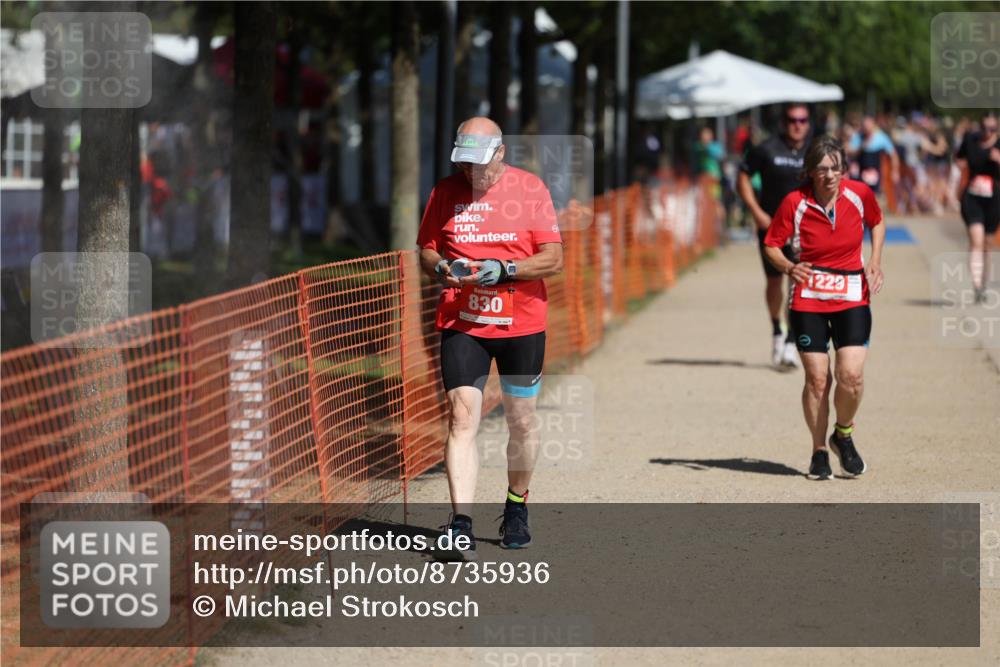 07.09.2025 - 19. Norderstedt Triathlon Michael Strokosch http://msf.ph/oto/8735936 07.09.2025 12:22:34 Laufen 253, 830, 1229 meine-sportfotos.de