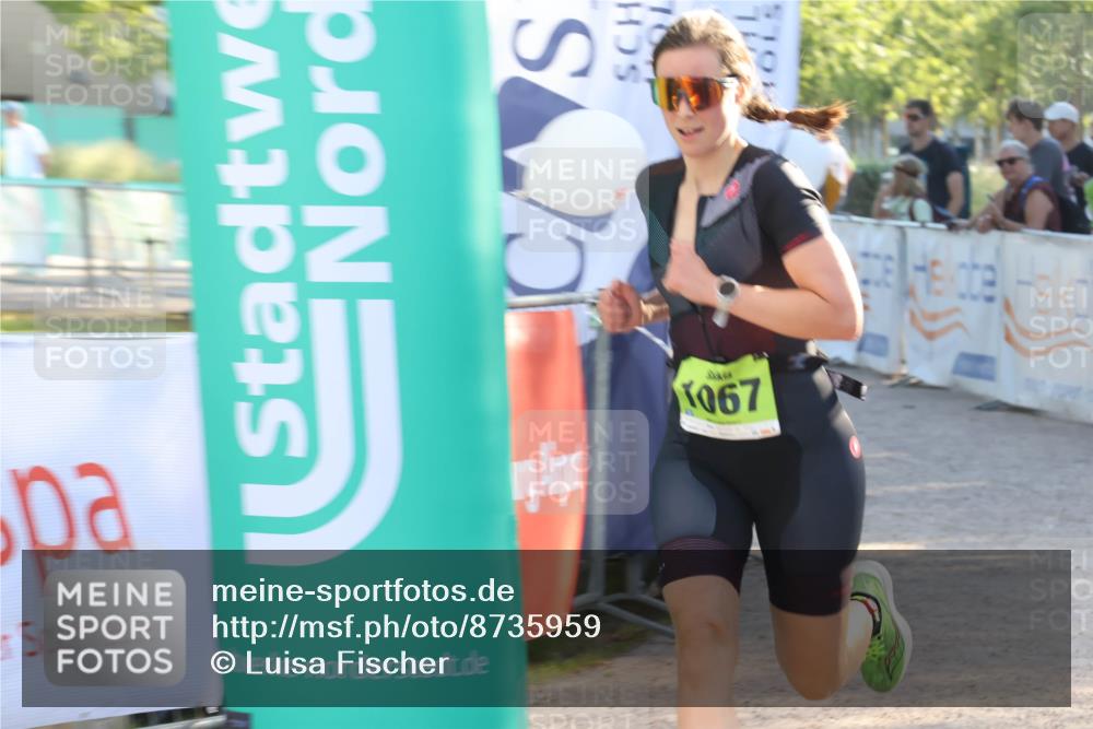 07.09.2025 - 19. Norderstedt Triathlon Luisa Fischer http://msf.ph/oto/8735959 07.09.2025 16:39:36 Ziel 1060, 1067, 1073, 1105, 1550, 1564 meine-sportfotos.de