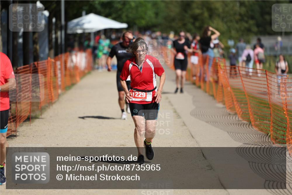 07.09.2025 - 19. Norderstedt Triathlon Michael Strokosch http://msf.ph/oto/8735965 07.09.2025 12:22:36 Laufen 253, 830, 1229 meine-sportfotos.de