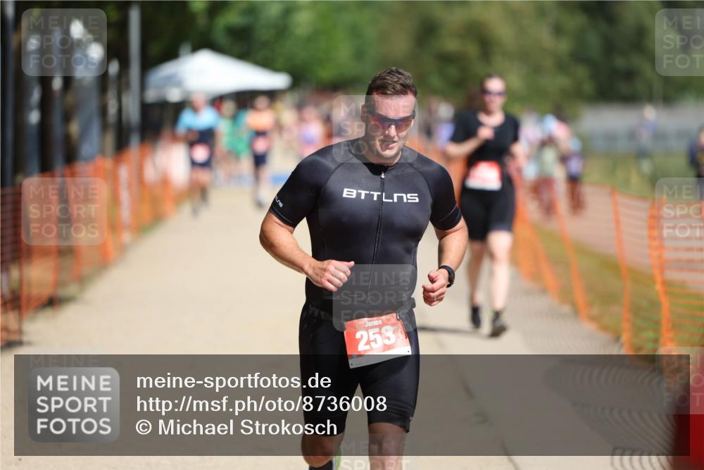07.09.2025 - 19. Norderstedt Triathlon Michael Strokosch http://msf.ph/oto/8736008 07.09.2025 12:22:42 Laufen 253, 830, 1229, 1244 meine-sportfotos.de
