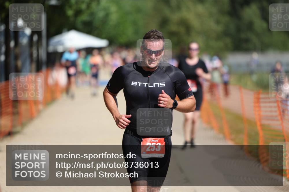 07.09.2025 - 19. Norderstedt Triathlon Michael Strokosch http://msf.ph/oto/8736013 07.09.2025 12:22:42 Laufen 253, 830, 1229, 1244 meine-sportfotos.de