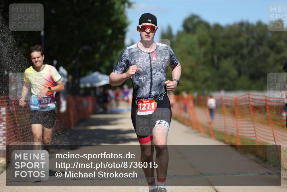 07.09.2025 - 19. Norderstedt Triathlon Michael Strokosch http://msf.ph/oto/8736015 07.09.2025 13:39:06 Laufen 357, 358, 1271 meine-sportfotos.de