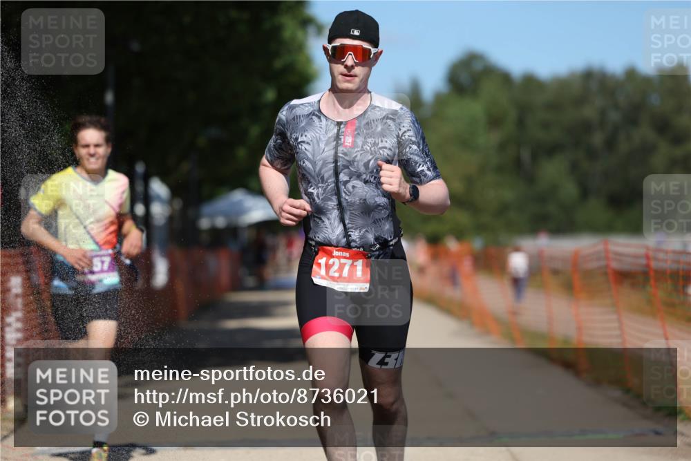 07.09.2025 - 19. Norderstedt Triathlon Michael Strokosch http://msf.ph/oto/8736021 07.09.2025 13:39:06 Laufen 357, 358, 1271 meine-sportfotos.de