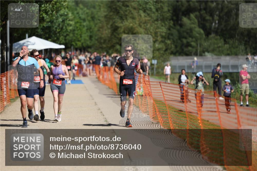 07.09.2025 - 19. Norderstedt Triathlon Michael Strokosch http://msf.ph/oto/8736040 07.09.2025 12:22:50 Laufen 162, 163, 1233, 1244, 1319 meine-sportfotos.de