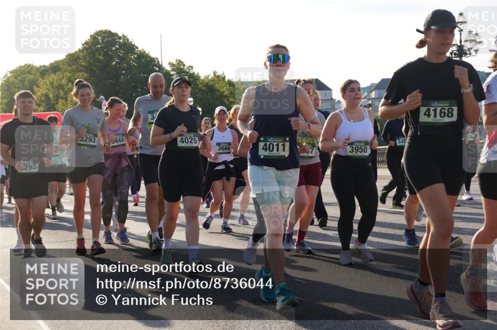07.09.2025 - BARMER Alsterlauf Yannick Fuchs http://msf.ph/oto/8736044 07.09.2025 09:09:00 Laufen 295, 3293, 3668, 4029, 3664, 4011, 3950, 345, 4168, 584 meine-sportfotos.de