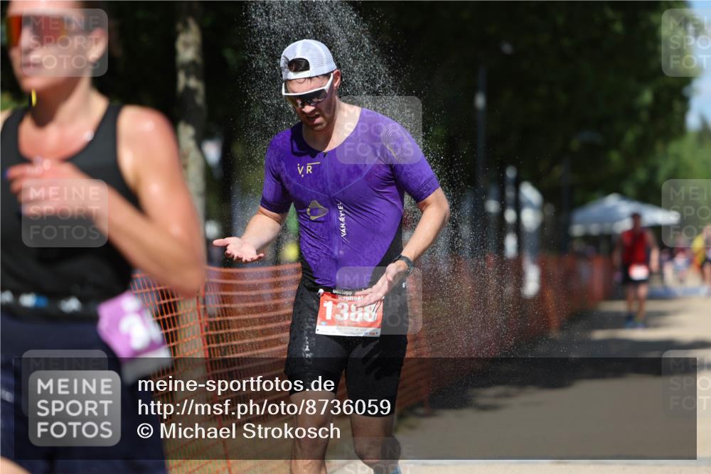 07.09.2025 - 19. Norderstedt Triathlon Michael Strokosch http://msf.ph/oto/8736059 07.09.2025 13:39:24 Laufen 346, 805, 1388 meine-sportfotos.de