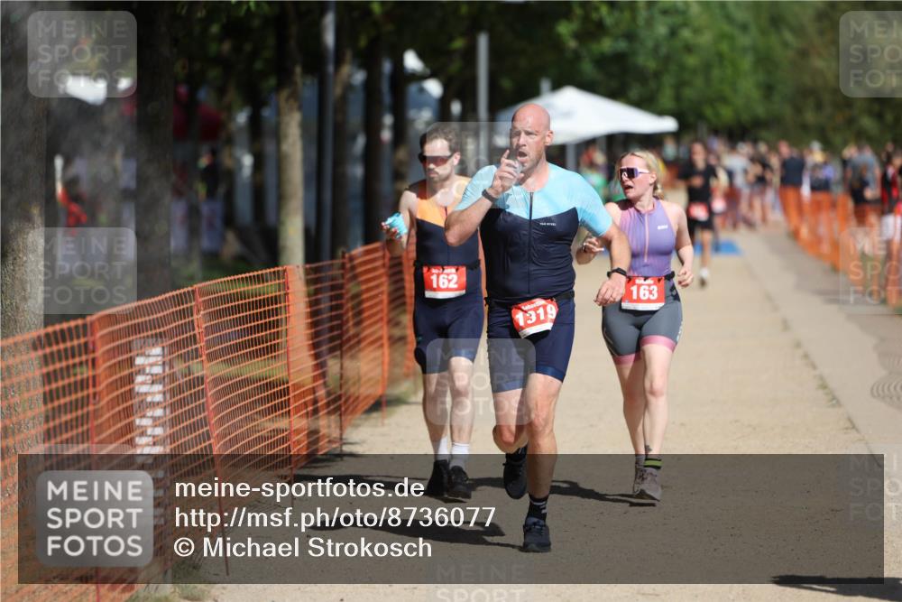 07.09.2025 - 19. Norderstedt Triathlon Michael Strokosch http://msf.ph/oto/8736077 07.09.2025 12:22:54 Laufen 162, 163, 1233, 1319 meine-sportfotos.de