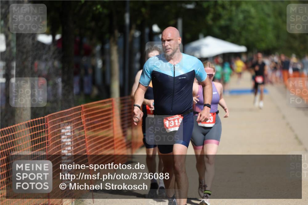 07.09.2025 - 19. Norderstedt Triathlon Michael Strokosch http://msf.ph/oto/8736088 07.09.2025 12:22:55 Laufen 162, 163, 1233, 1319 meine-sportfotos.de
