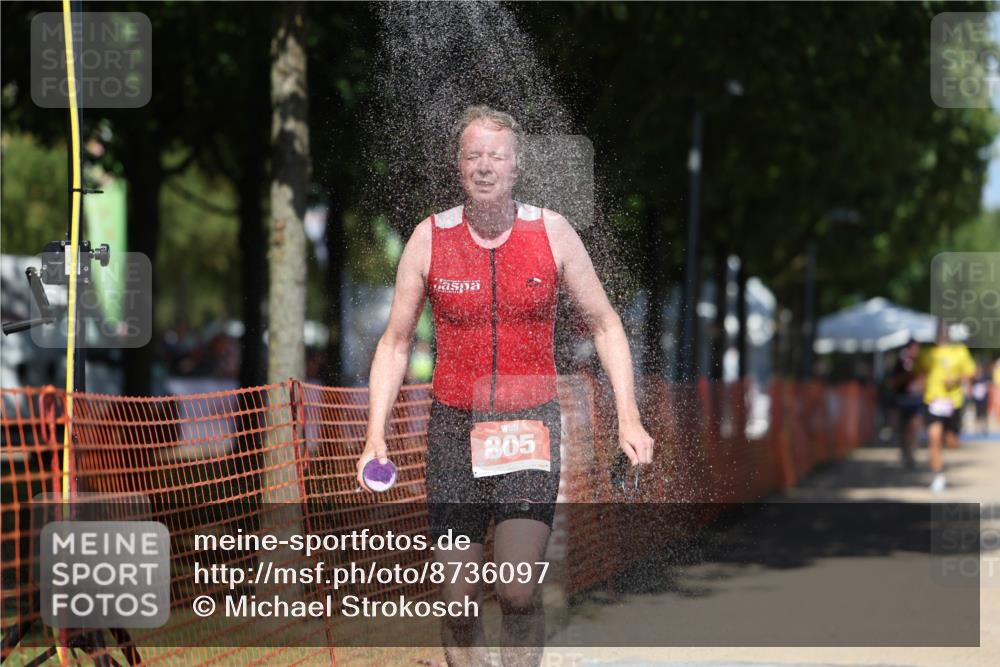 07.09.2025 - 19. Norderstedt Triathlon Michael Strokosch http://msf.ph/oto/8736097 07.09.2025 13:39:33 Laufen 320, 330, 805 meine-sportfotos.de