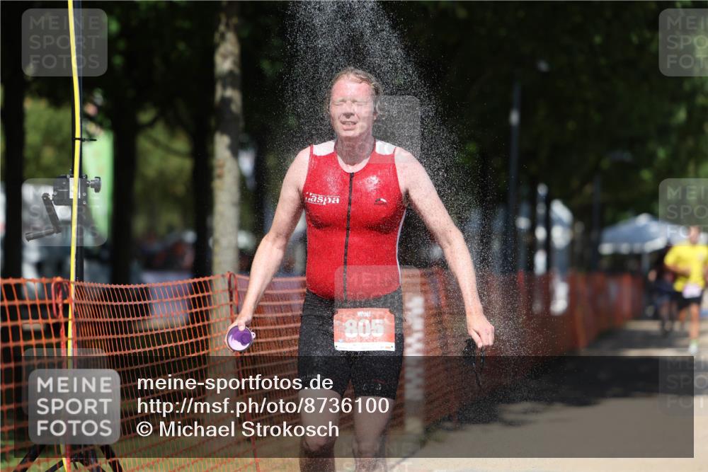 07.09.2025 - 19. Norderstedt Triathlon Michael Strokosch http://msf.ph/oto/8736100 07.09.2025 13:39:34 Laufen 320, 330, 805 meine-sportfotos.de