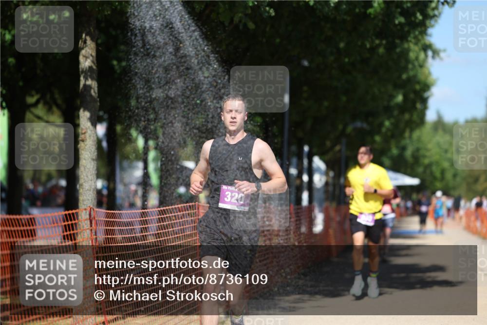07.09.2025 - 19. Norderstedt Triathlon Michael Strokosch http://msf.ph/oto/8736109 07.09.2025 13:39:37 Laufen 320, 330, 809 meine-sportfotos.de
