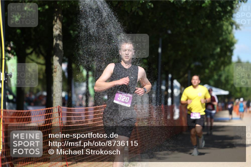 07.09.2025 - 19. Norderstedt Triathlon Michael Strokosch http://msf.ph/oto/8736115 07.09.2025 13:39:38 Laufen 320, 330, 809 meine-sportfotos.de