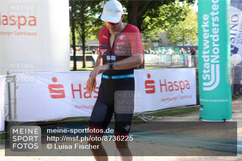 07.09.2025 - 19. Norderstedt Triathlon Luisa Fischer http://msf.ph/oto/8736225 07.09.2025 16:40:44 Ziel 1403, 1553, 1573 meine-sportfotos.de