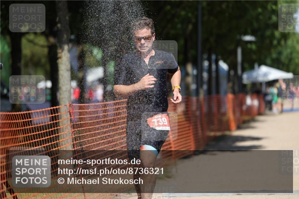 07.09.2025 - 19. Norderstedt Triathlon Michael Strokosch http://msf.ph/oto/8736321 07.09.2025 13:03:34 Laufen 739 meine-sportfotos.de