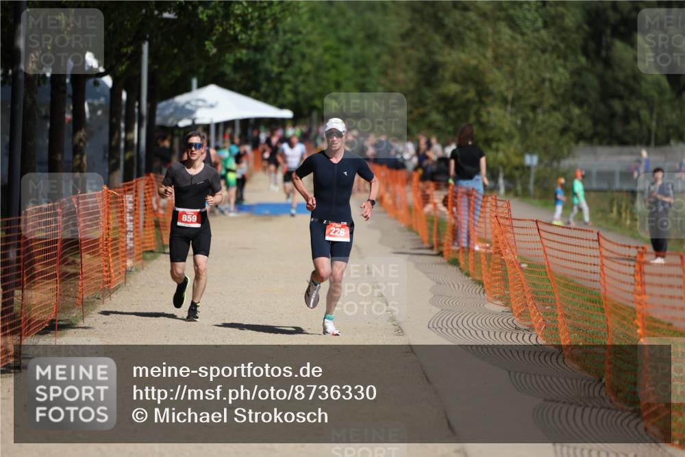 07.09.2025 - 19. Norderstedt Triathlon Michael Strokosch http://msf.ph/oto/8736330 07.09.2025 12:23:33 Laufen 226, 859 meine-sportfotos.de