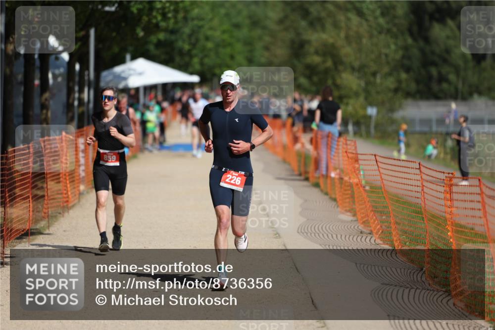 07.09.2025 - 19. Norderstedt Triathlon Michael Strokosch http://msf.ph/oto/8736356 07.09.2025 12:23:35 Laufen 226, 859 meine-sportfotos.de