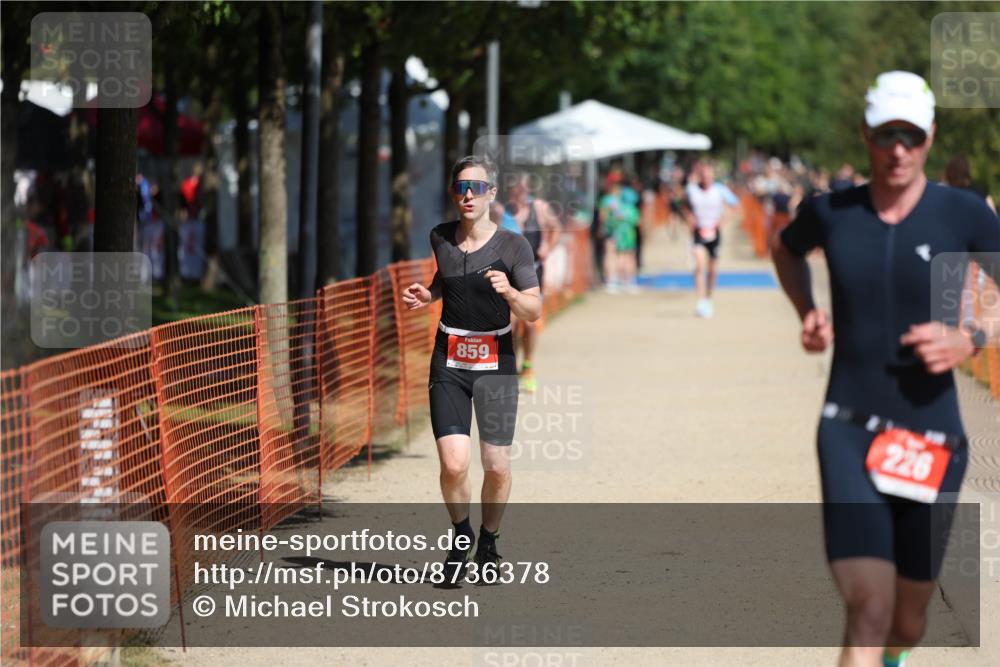 07.09.2025 - 19. Norderstedt Triathlon Michael Strokosch http://msf.ph/oto/8736378 07.09.2025 12:23:37 Laufen 226, 859 meine-sportfotos.de