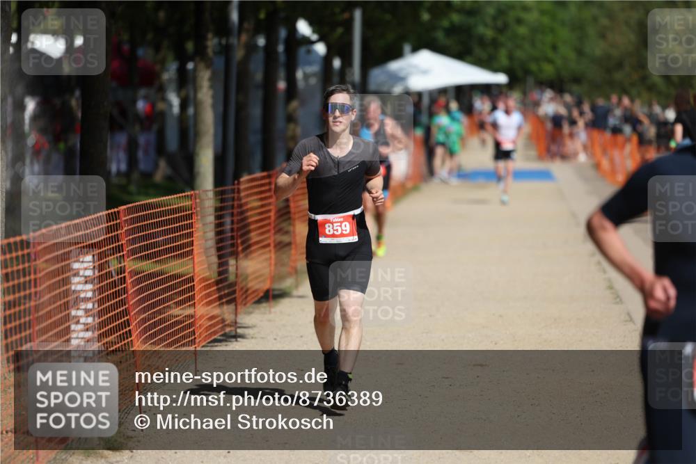 07.09.2025 - 19. Norderstedt Triathlon Michael Strokosch http://msf.ph/oto/8736389 07.09.2025 12:23:38 Laufen 226, 859 meine-sportfotos.de